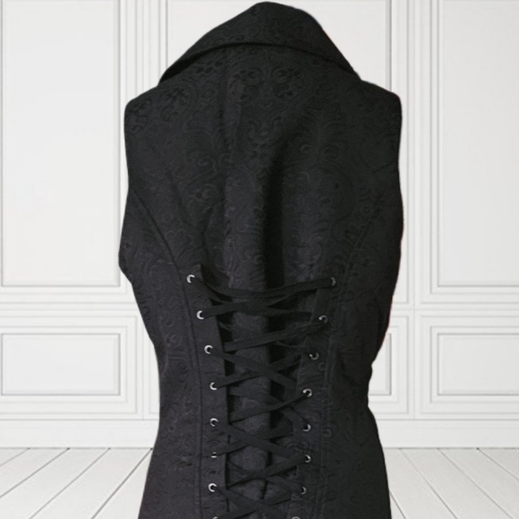 Hearts & Roses London Elegant Black Vest - Picture 5 of 10
